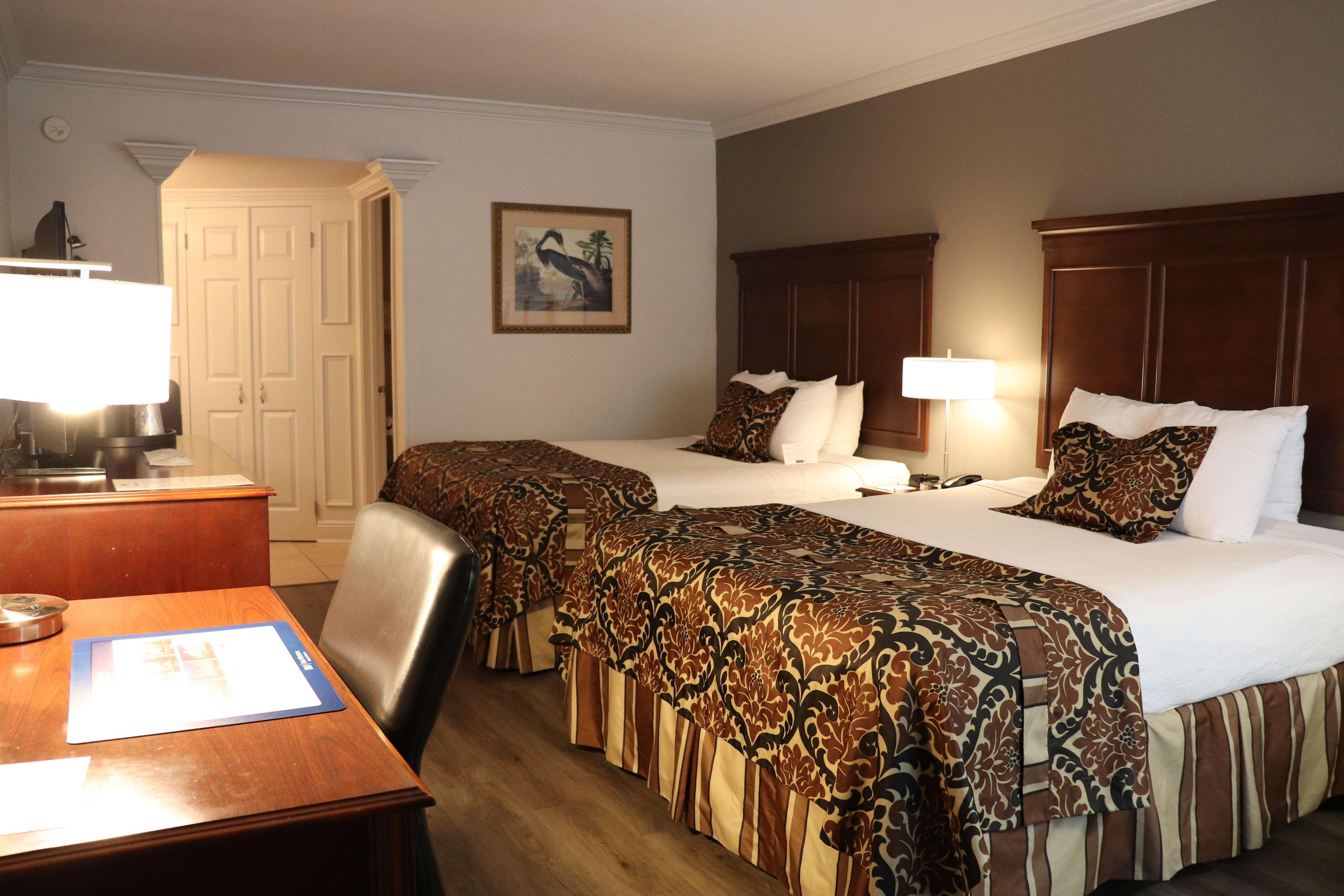 Best Western Plus Westbank Harvey Exterior photo