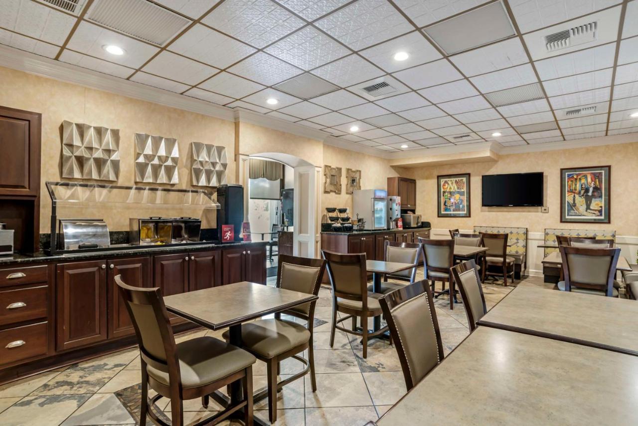 Best Western Plus Westbank Harvey Exterior photo