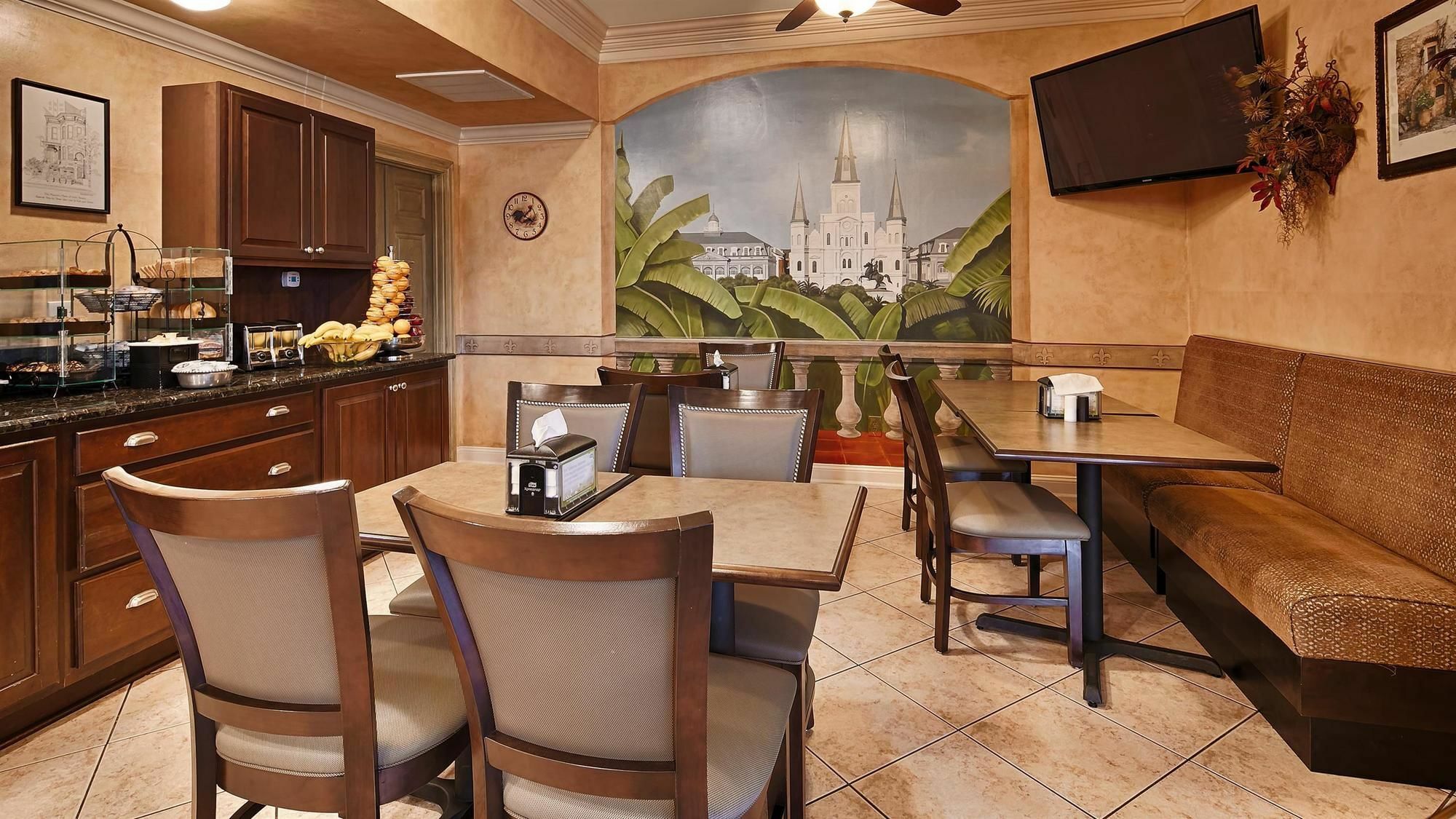 Best Western Plus Westbank Harvey Exterior photo